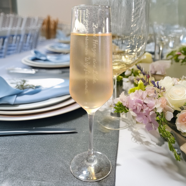 Sektglas mit Gravur – Bild 2